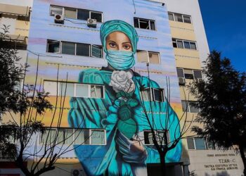 Νοσηλευτής έβαλε λάθος ομάδα αίματος σε 62χρονη – Υπέστη πολλαπλά εγκεφαλικά και νοσηλεύεται διασωληνωμένη