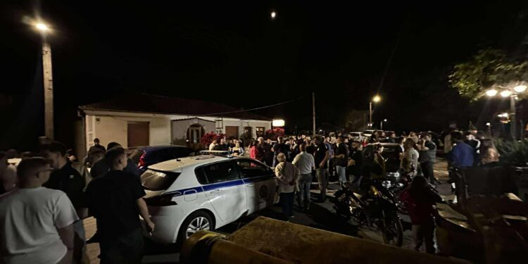 Χαμός σε πανηγύρι: Έκανε «ντου» η Αστυνομία – «Οι εποχές που χωριζόμασταν σε εθνικόφρονες και μιάσματα έχουν περάσει ανεπιστρεπτί», λένε οι διοργανωτές