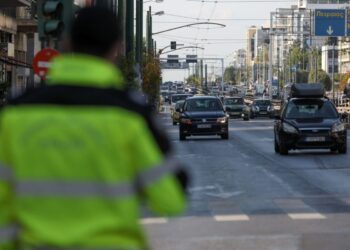 Σοκ για οδηγούς: Το πρόστιμο που τριπλασιάστηκε ‑ Μένεις χωρίς δίπλωμα για ένα χρόνο