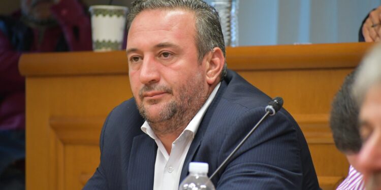 Αλμωπία: Ξανά στο παιχνίδι των δημοτικών εκλογών ο Χρ. Μπάτσης – Ανεβάζει στροφές και χτίζει συμμαχίες