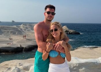 Φώτης Ιωαννίδης και Ελένη Βουλγαράκη ερωτευμένοι στη Μήλο – Οι φωτογραφίες που μοιράστηκαν