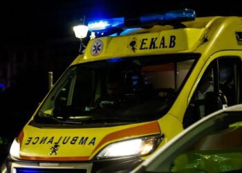 Νεκροί σε τροχαίο δύο νέοι άνθρωποι – Η μηχανή τους «καρφώθηκε» σε αυλή σπιτιού