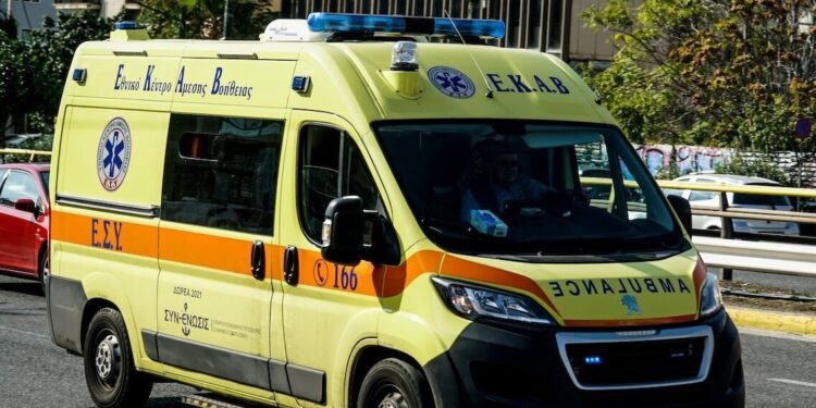 Μηχανή μεγάλου κυβισμού συγκρούστηκε με αυτοκίνητο – Μια 47χρονη νεκρή και ένας τραυματίας