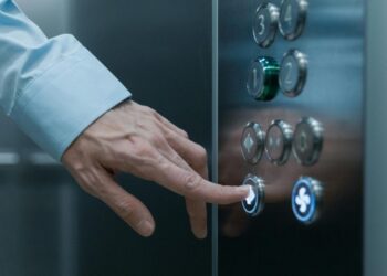 Ασανσέρ: Μέχρι πότε η προθεσμία για την υποχρεωτική αλλαγή – Τι ανακοίνωσε το υπουργείο ανάπτυξης