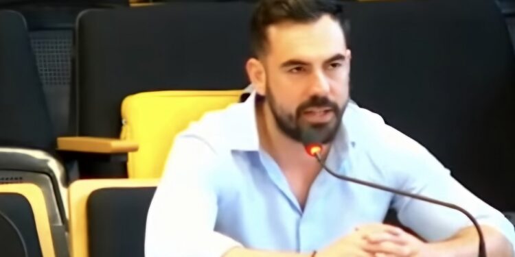 Παρέμβαση του Δήμου Κυριλίδη για τα παραμορφωμένα ροδάκινα