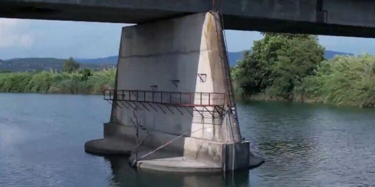 Εγκεφαλικά νεκρά τα δύο παιδιά που ανασύρθηκαν από τον Άραχθο