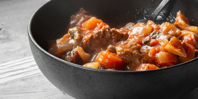 Μοσχαράκι στην κατσαρόλα με λαχανικά