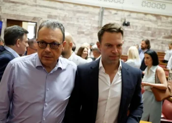 Ο ΣΥΡΙΖΑ κατηγορεί τον Στέφανο Κασσελάκη για «πολιτικό γκανγκστερισμό» και αναξιοπιστία