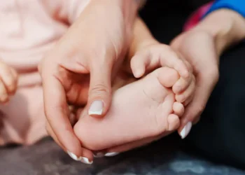 Θάνατος μωρού στην Πάρο: Άλλα λέει η οικογένεια και άλλα οι μαρτυρίες – Τι δείχνει η ιατροδικαστική