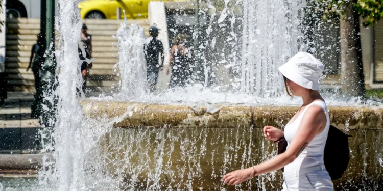 Αύριο ξεκινά τριήμερος καύσωνας – Ποιες περιοχές θα «ψηθούν» με 40αρια