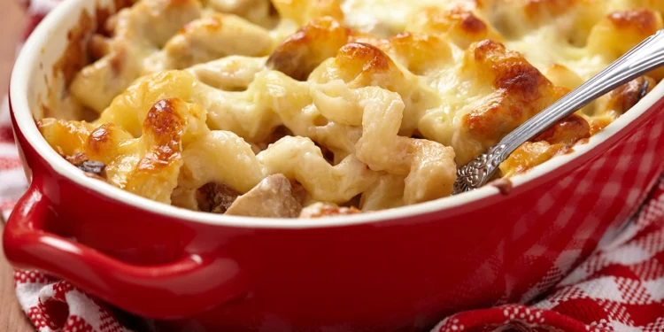 Ζυμαρικά στο φούρνο με κοτόπουλο