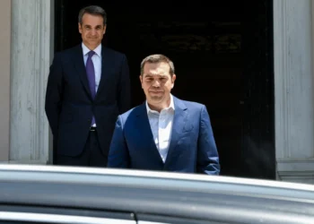 Ο Τσίπρας μιλά ως αρχηγός κόμματος, ο Μητσοτάκης τον περιμένει, ΣΥΡΙΖΑ και ΠΑΣΟΚ ανησυχούν για το αύριο