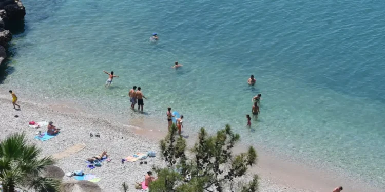 Στους 38°C θα σκαρφαλώσει ο υδράργυρος τις επόμενες μέρες