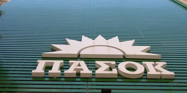 To ΠΑΣΟΚ βγάζει στη σέντρα τον Κυριάκο Μητσοτάκη για τον ΟΠΕΚΕΠΕ και θέλει πολιτική αλλαγή