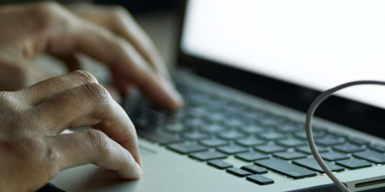 Αλλάξτε κωδικούς ‑ Τεράστια διαρροή προσωπικών δεδομένων