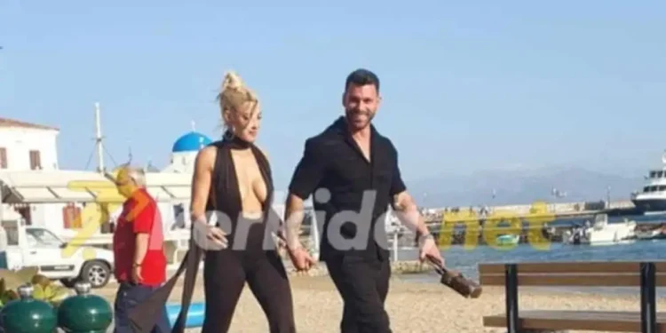 Ιωάννα Τούνη και Στάθης Σχίζας χέρι χέρι και χαμογελαστοί στη Μύκονο