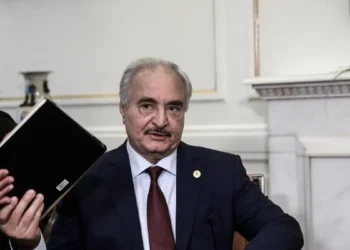 Χαλιφά Χαφτάρ: Πώς ο στρατάρχης της Βεγγάζης «πούλησε» την Ελλάδα και τάχθηκε στο πλευρό του Ερντογάν – Το μοιραίο λάθος της Αθήνας