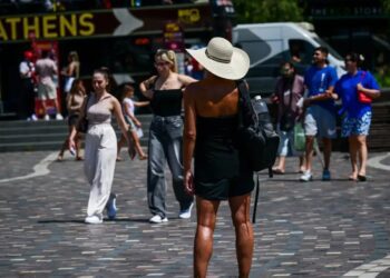 Καύσωνας με 43°C μέχρι την Κυριακή – Πιο δύσκολες μέρες η Πέμπτη και η Παρασκευή