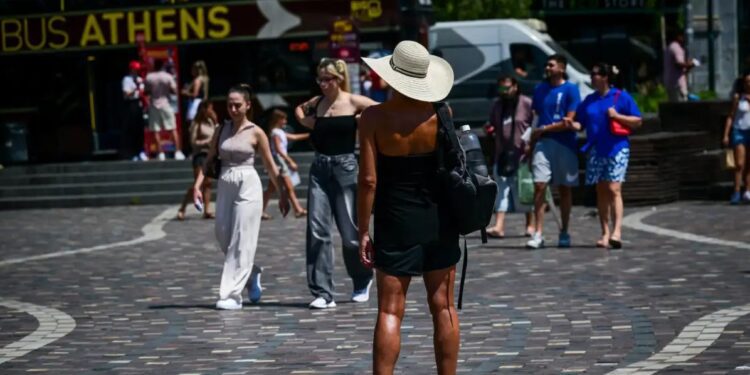Καύσωνας με 43°C μέχρι την Κυριακή – Πιο δύσκολες μέρες η Πέμπτη και η Παρασκευή