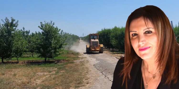 Εργασίες συντήρησης και βελτίωσης των αγροτικών δρόμων στο Αρσένι Σκύδρας – Στηρίζει έμπρακτα τον αγροτικό κόσμο η Δήμαρχος Κ. Ιγνατιάδου