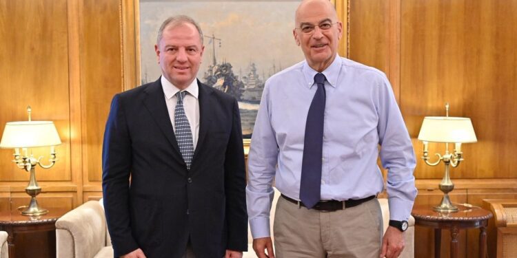 Συνάντηση του Δ. Σταμενίτη με τον Υπουργό Εθνικής Άμυνας Ν. Δένδια
