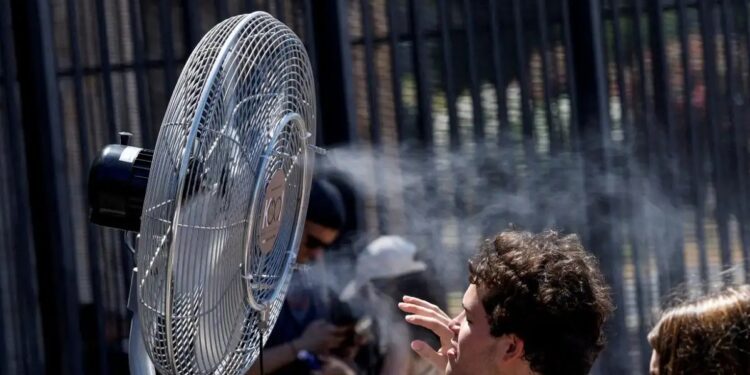 Ακραίος καύσωνας έξι ημερών με 40αρια – Θα φτάσει τους 43 βαθμούς η θερμοκρασία στην Πέλλα