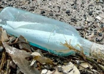 Ρομαντικό μήνυμα σε μπουκάλι βρέθηκε 13 χρόνια μετά – Ταξίδεψε 2000 μίλια