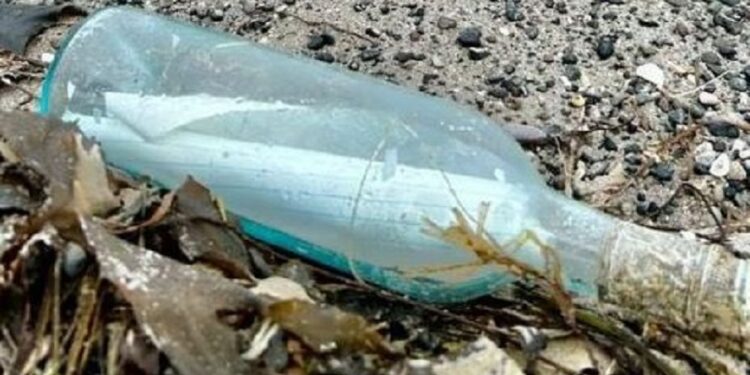 Ρομαντικό μήνυμα σε μπουκάλι βρέθηκε 13 χρόνια μετά – Ταξίδεψε 2000 μίλια