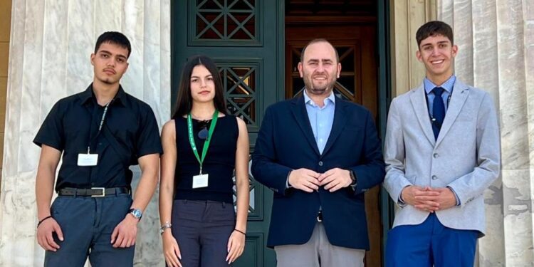 Συνάντηση Λάκη Βασιλειάδη με τους «Βουλευτές των Εφήβων» της Πέλλας