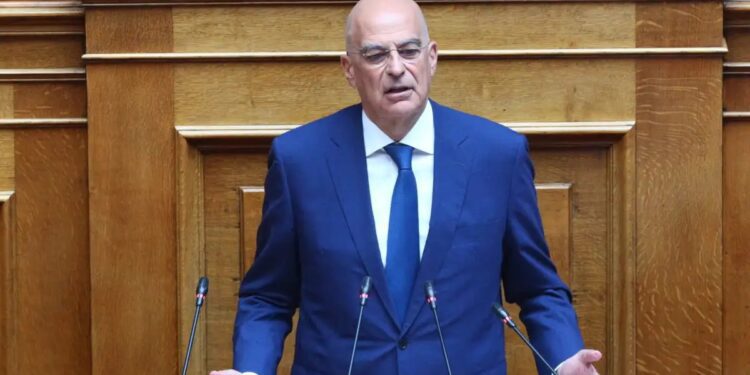 Δένδιας: Όργιο σπατάλης με τα ακίνητα του Στρατού – Το ρετιρέ του αξιωματικού αξίας 800.000€, η πισίνα των 49,5 μέτρων και τα 2.400 τετραγωνικά για 29 άτομα