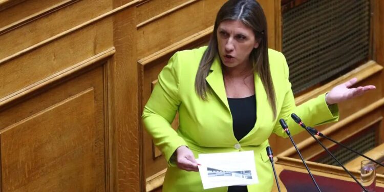 Η Ζωή Κωνσταντοπούλου επιτέθηκε στην Τίνα Μεσσαροπούλου από το βήμα της Βουλής – «Πανελίστρια», «ξετσιπωσιά»