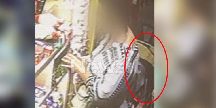 Η μυστηριώδης γυναίκα και το παιδί στο καροτσάκι – Η φωτογραφία ντοκουμέντο στο μικροσκόπιο του λιμενικού