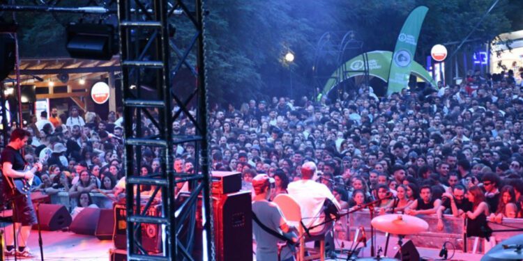 Φεστιβάλ Πόζαρ 2025: Φλέγεται και απόψε το stage (ΒΙΝΤΕΟ)