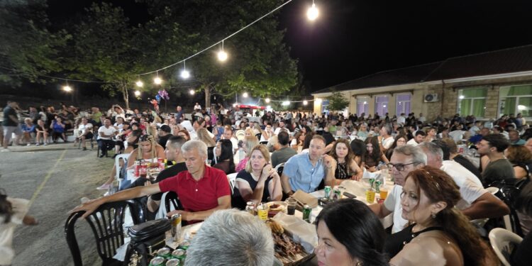 Κορυφώνεται το παραδοσιακό γλέντι στην Όρμα Αλμωπίας (ΦΩΤΟ)