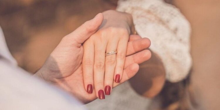 ΣΟΚ: 24χρονη λιποθύμησε την ώρα της πρότασης γάμου – Στο νοσοκομείο σε πολύ κρίσιμη κατάσταση