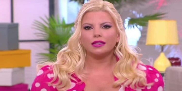 Έμειναν όλοι άφωνοι με την Αντελίνα: Η μεταμόρφωσή της με μαγιό «έριξε» το Instagram