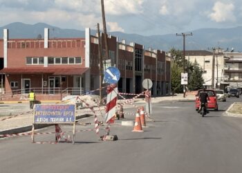 Αριδαία: Προσοχή στον δρόμο μπροστά από τα ΚΤΕΛ – Εκτελούνται ακόμη εργασίες