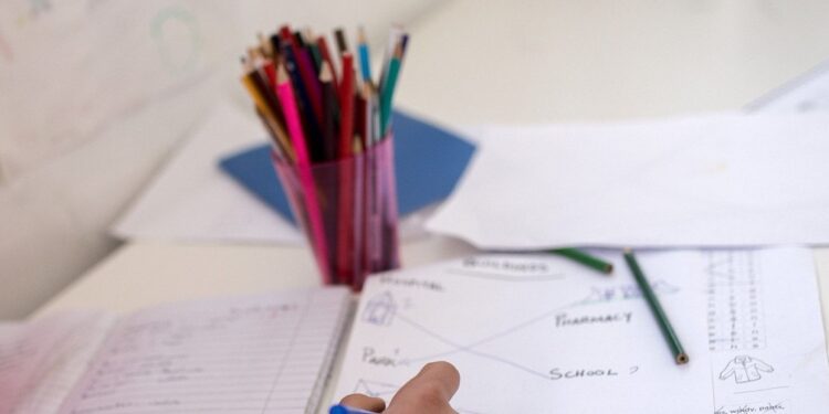 Ένα 6χρονο παιδί θα κάνει καθημερινά 80 χιλιόμετρα για να μάθει τα πρώτα του γράμματα