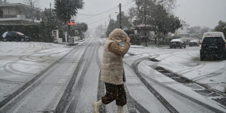Μερομήνια: Με περισσότερες βροχές και χιόνι ο χειμώνας – Πώς θα κάνουμε Χριστούγεννα