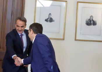 Δημοσκόπηση Interview: Πτώση 4,5 μονάδων για τη ΝΔ – Κοντά στον Μητσοτάκη ο Τσίπρας στην καταλληλότητα για Πρωθυπουργός