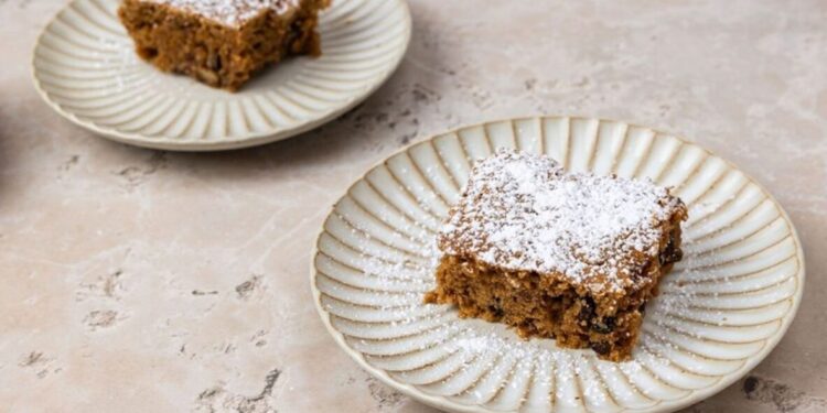 Φανουρόπιτα: Η πιο εύκολη συνταγή με 9 υλικά με τον τρόπο των γιαγιάδων μας