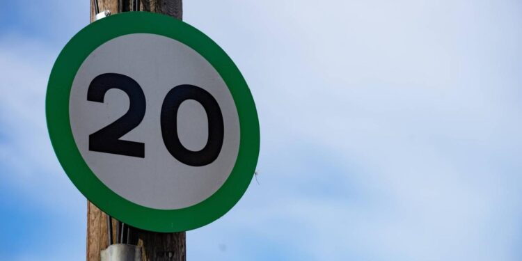 Μπήκε στους δρόμους το πράσινο όριο ταχύτητας – Τι σημαίνει