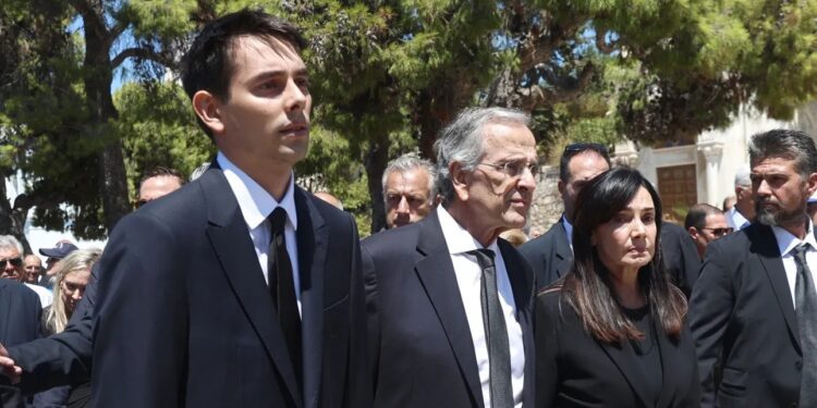 «Ευχαριστώ τον Θεό που μας έδωσε αυτό το δώρο για 34 χρόνια» – Ο συγκλονιστικός επικήδειος του Αντώνη Σαμαρά στην κηδεία της κόρης του