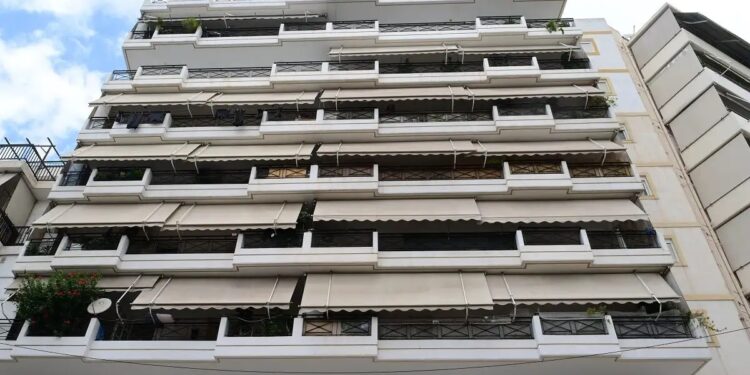 Παλαιό Φάληρο: Οι κηλίδες αίματος στο σπίτι του 3χρονου κοριτσιού – Πού επικεντρώνεται το ενδιαφέρον της Αστυνομίας