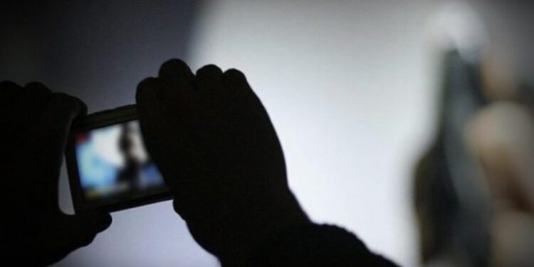 Πέλλα: Σύλληψη 15χρονου για παιδική πορνογραφία – Είχε στην κατοχή του 1.000 βίντεο και φωτογραφίες