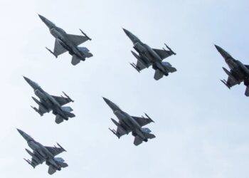 Η Πολωνία κατέρριψε ρωσικά drones που παραβίασαν τον εναέριο χώρο – Έκλεισαν τέσσερα αεροδρόμια