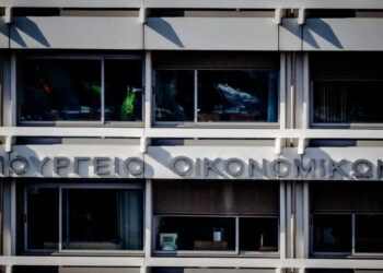 Ποιοι είναι οι 83 φόροι που έχει μειώσει η κυβέρνηση από το 2019 – Σε ποιες περιπτώσεις μειώθηκε ο ΦΠΑ