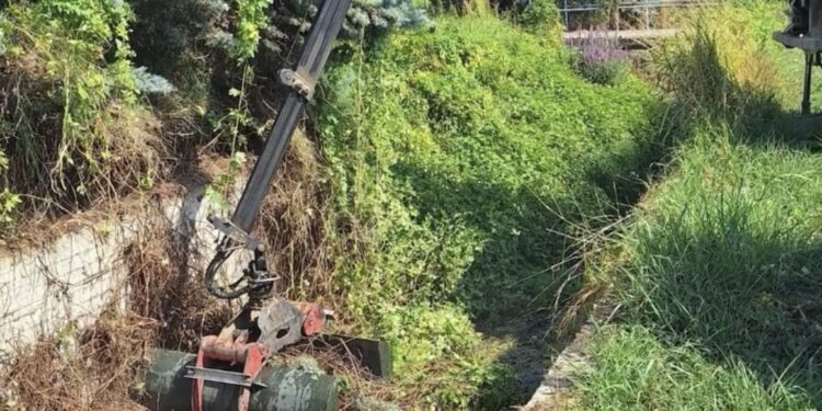 Καθαρισμός στο ποτάμι των Τσάκων – Τέλος στην έντονη δυσοσμία