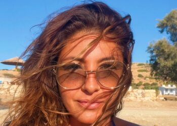 Έλενα Παπαρίζου: Οι φωτογραφίες με μαγιό από τις καλοκαιρινές της διακοπές