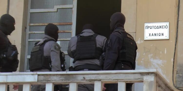 Κρήτη: Ανώτερος κληρικός ζήτησε από μέλη του κυκλώματος να ξυλοκοπήσουν άτομα με τα οποία είχε διαμάχη